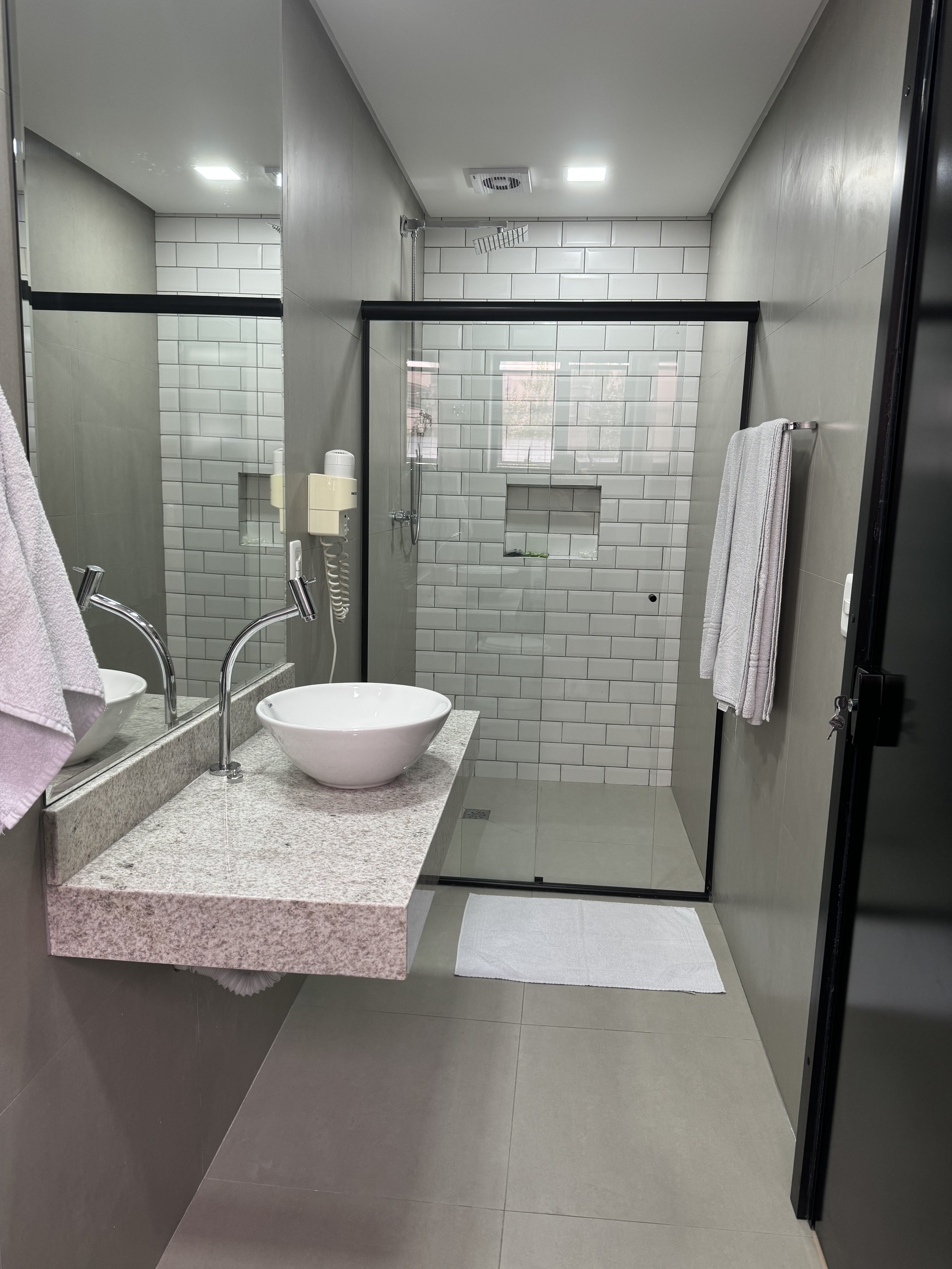 Banheiro de acomodação do Hotel Diamante